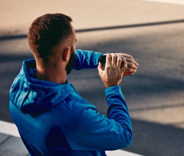 Fotografía de estilo de vida de un dispositivo portátil